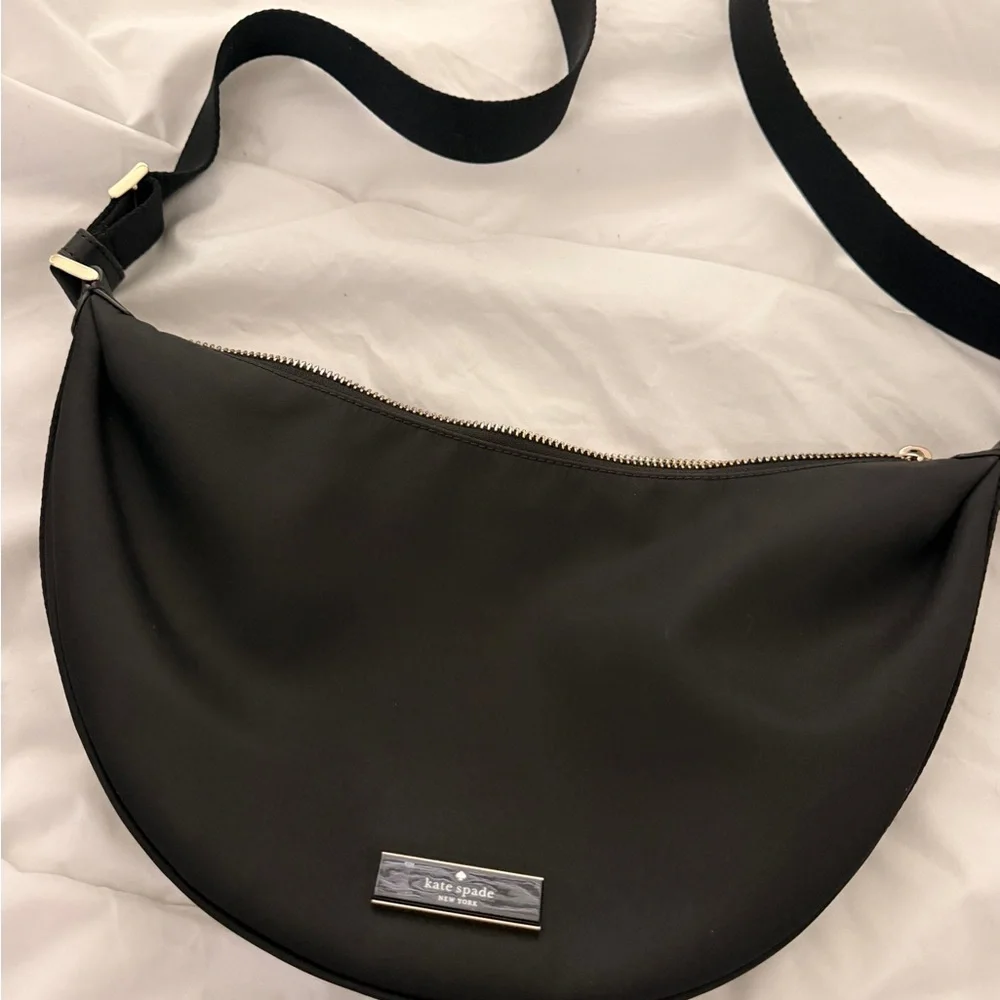 Kate Spade Black Crescent Shoulder Bag with Gold Hardware - Picture 5 of 6